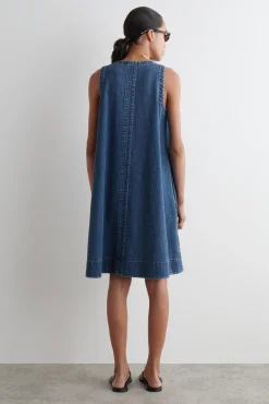 COS Nyheter | Utvald Denim*A-LINJESKUREN MINIKLÄNNING I DENIM