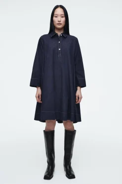 COS Klänningar & Jumpsuits | Utvald Denim*A-LINJESKUREN SKJORTKLÄNNING I DENIM MED MINILÄNGD