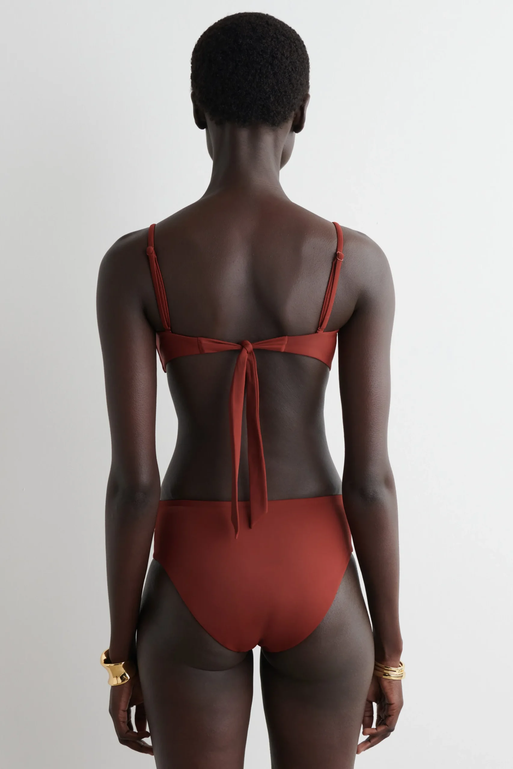 COS Badkläder | Nyheter*BIKINI-BH I RYNKAD BANDEAUMODELL