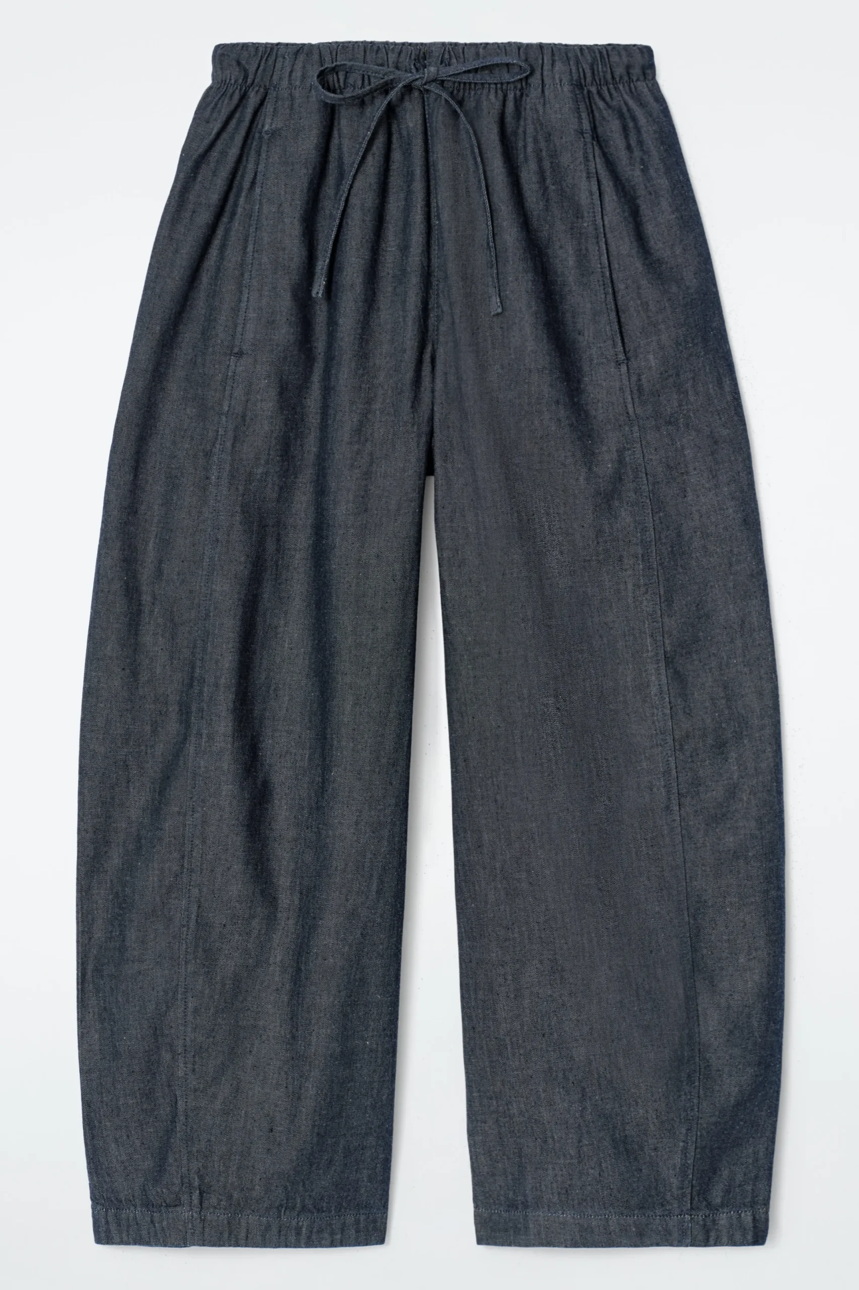 COS Byxor | Matchande Set*BYXOR I DENIM MED CYLINDERBEN OCH DRAGSKO