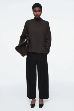 COS Byxor | Matchande Set*CROPPED CORDUROY TROUSERS