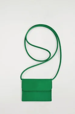 COS Väskor | Nyheter*CROSSBODY KORTHÅLLARE I LÄDER