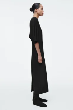 COS Klänningar & Jumpsuits | Occasionwear*DRAPERAD SIDENKLÄNNING