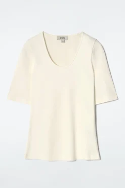 COS T-shirts | Toppar*FIGURNÄRA T-SHIRT I BOMULL MED DJUP HALSRINGNING