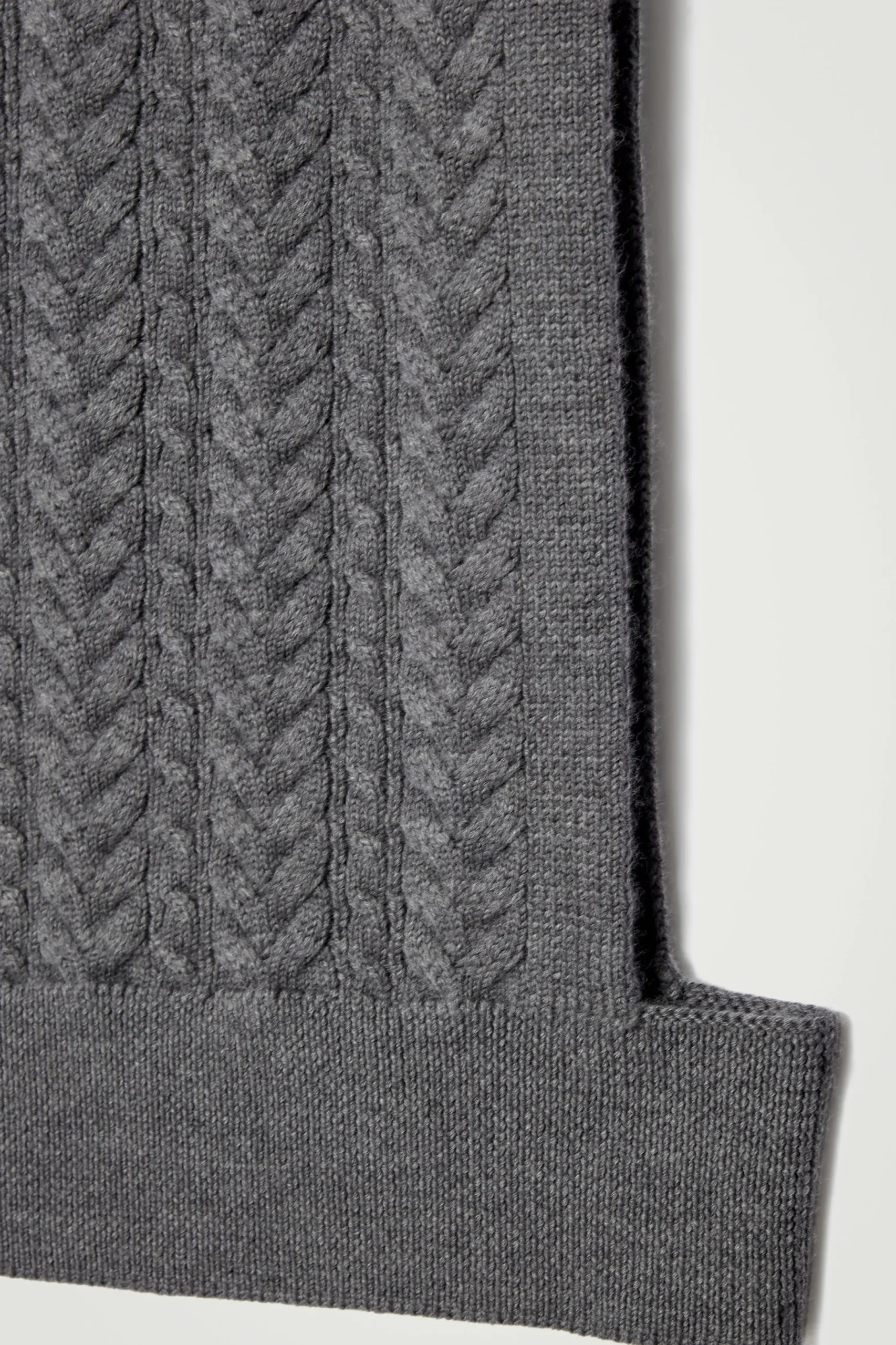 COS Stickat*FLÄTSTICKAD ULLVÄST I HYBRIDMODELL