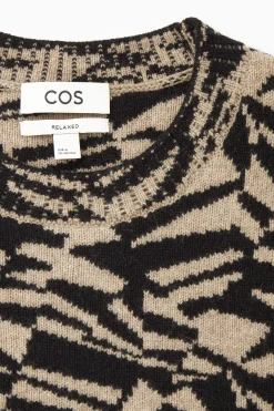 COS Stickat*JACQUARDSTICKAD TRÖJA MED GEOMETRISKT MÖNSTER