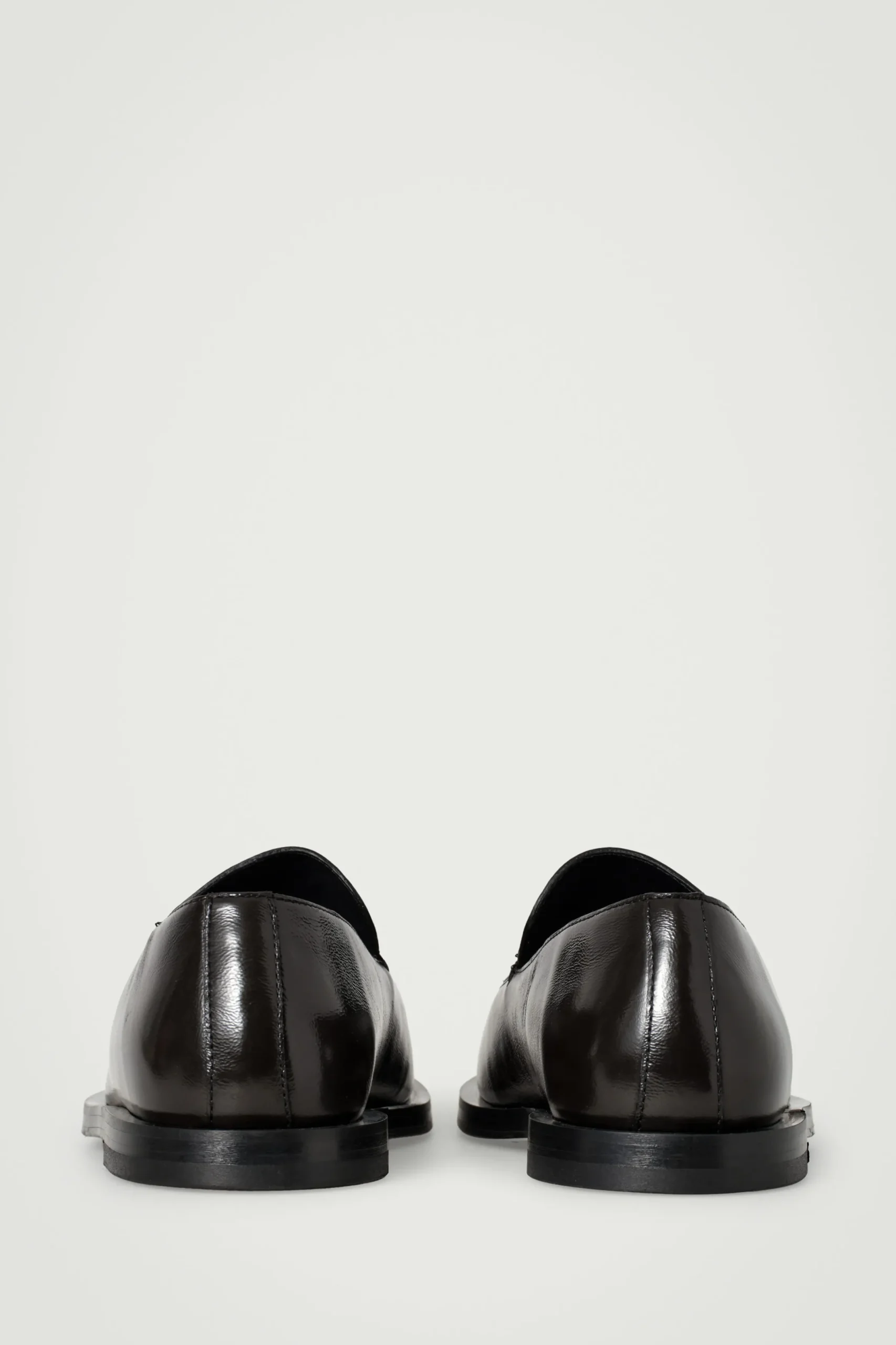 COS Skor | Ss25 Runway*KLASSISKA LOAFERS I LÄDER