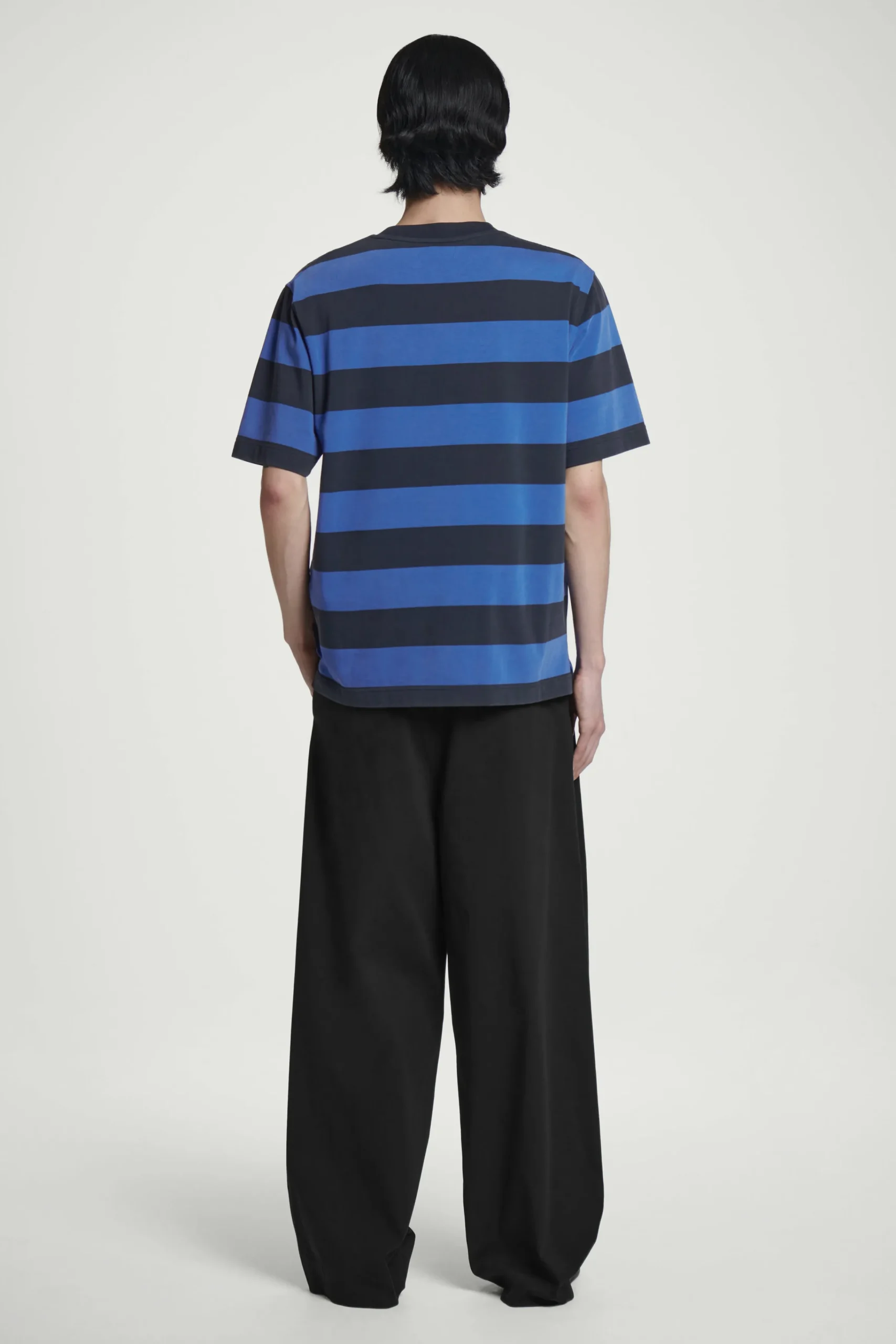 COS T-shirts*LEDIG T-SHIRT I RANDIG BOMULL