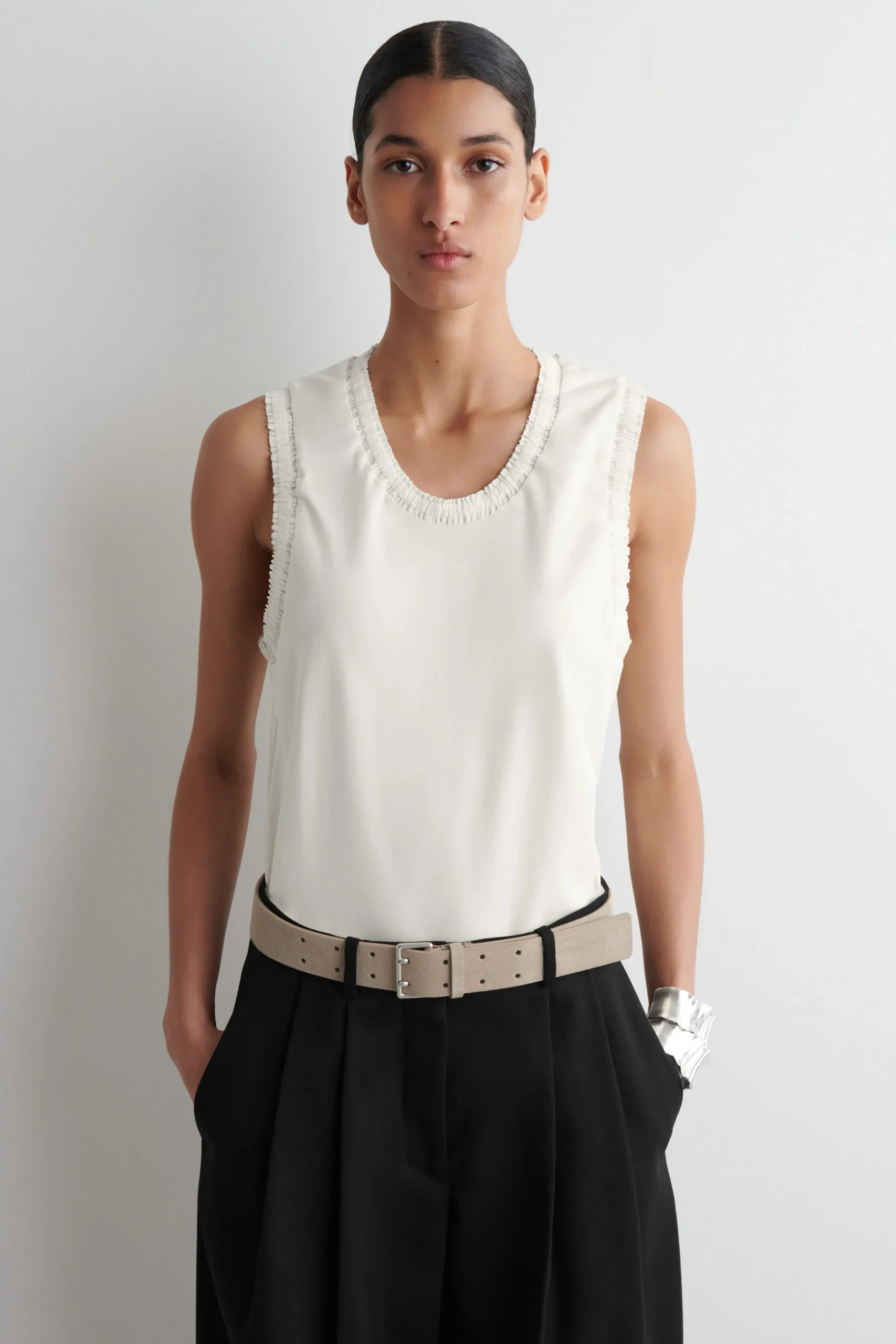 COS T-shirts | Toppar*LINNE MED RYNKADE DETALJER