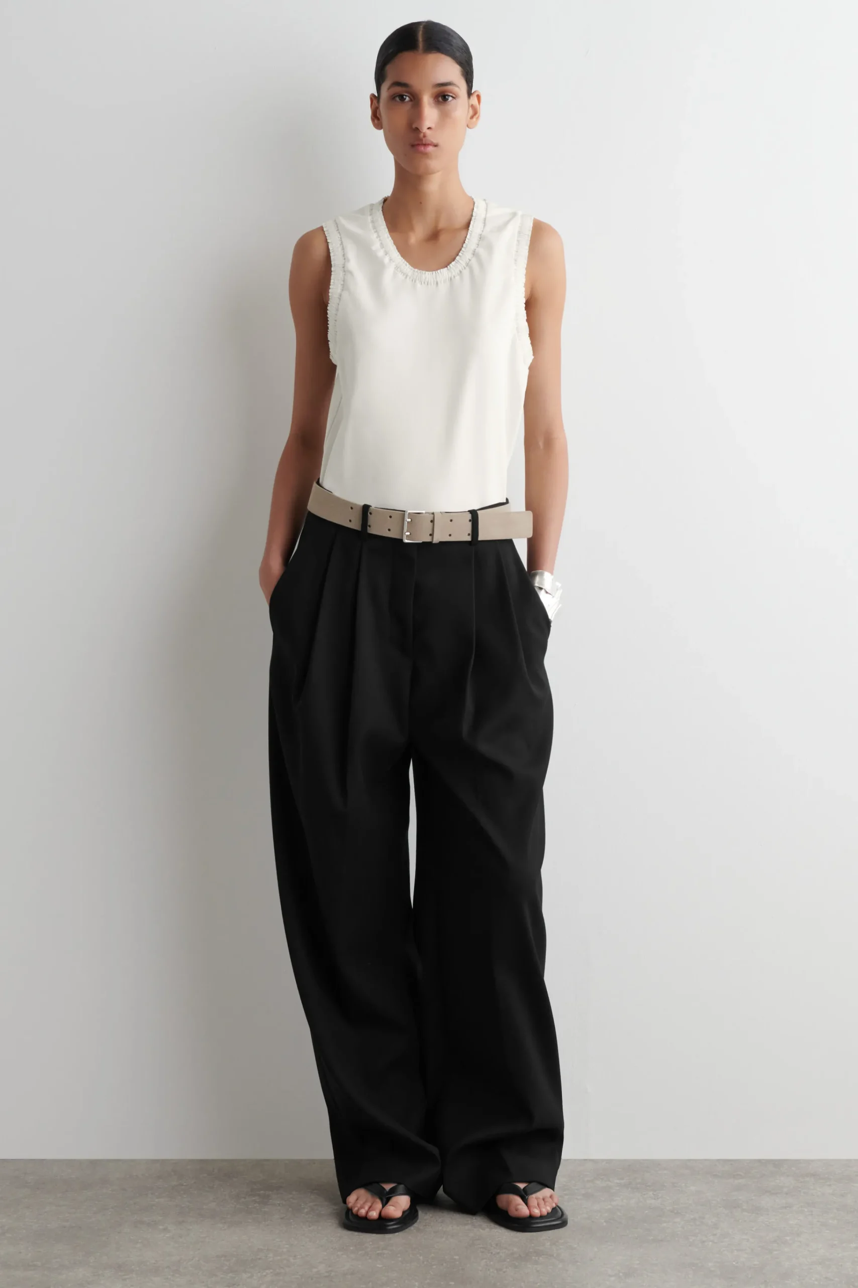 COS T-shirts | Toppar*LINNE MED RYNKADE DETALJER
