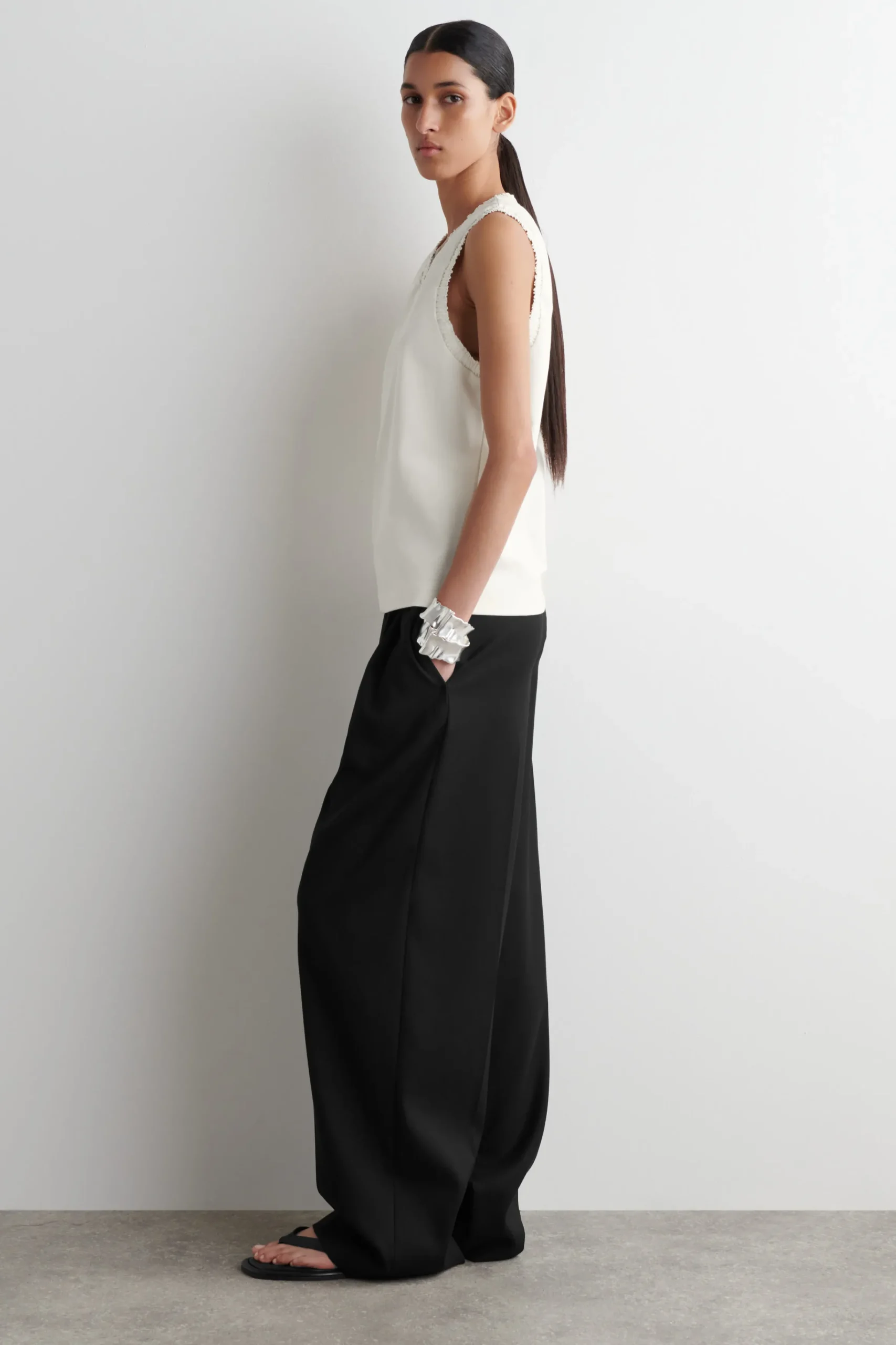 COS T-shirts | Toppar*LINNE MED RYNKADE DETALJER