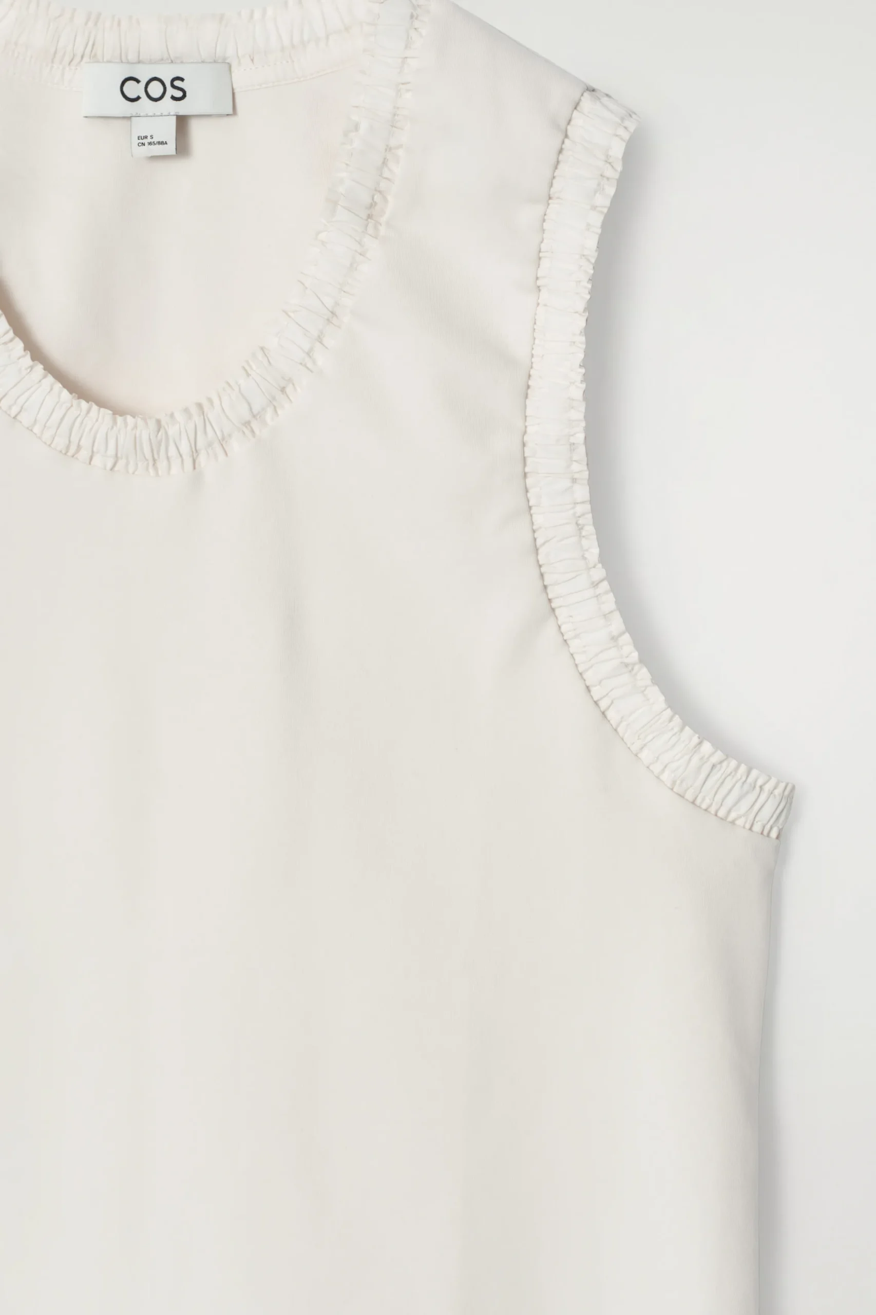COS T-shirts | Toppar*LINNE MED RYNKADE DETALJER