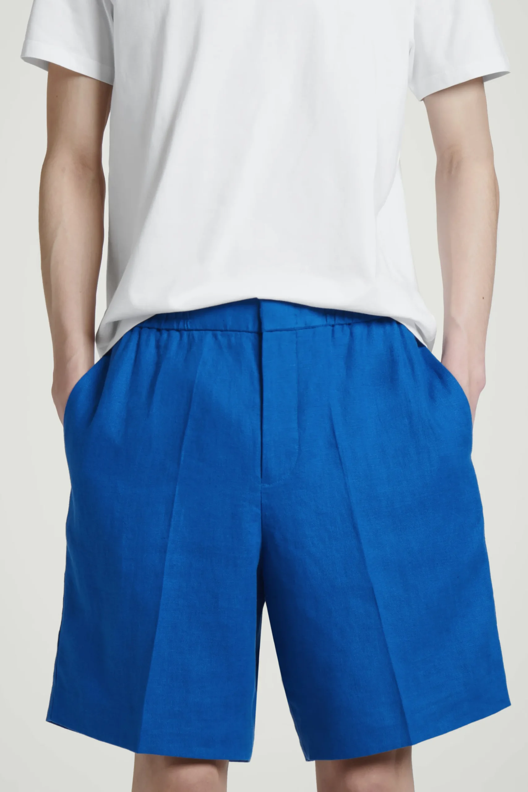 COS Byxor | Linneplagg*LINNESHORTS MED ELASTISK MIDJA