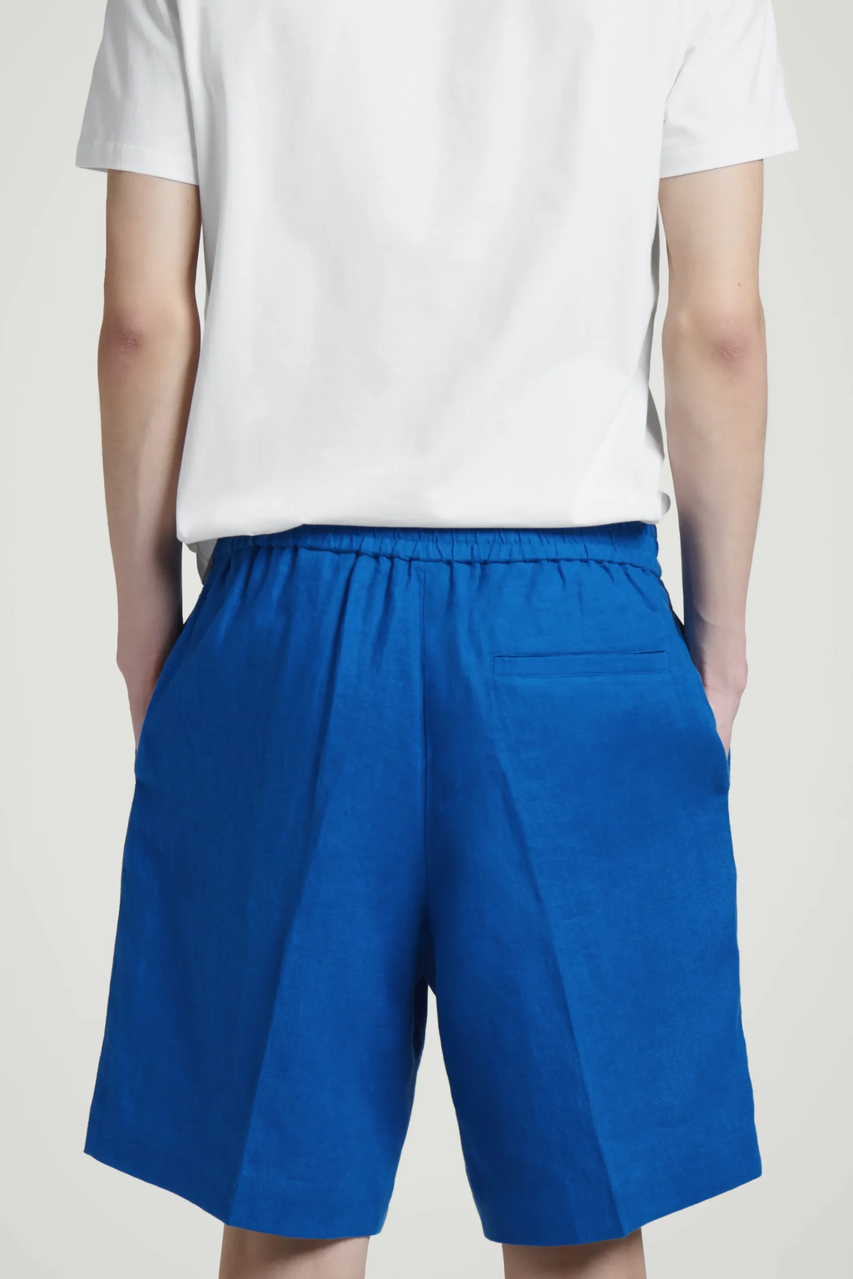 COS Byxor | Linneplagg*LINNESHORTS MED ELASTISK MIDJA