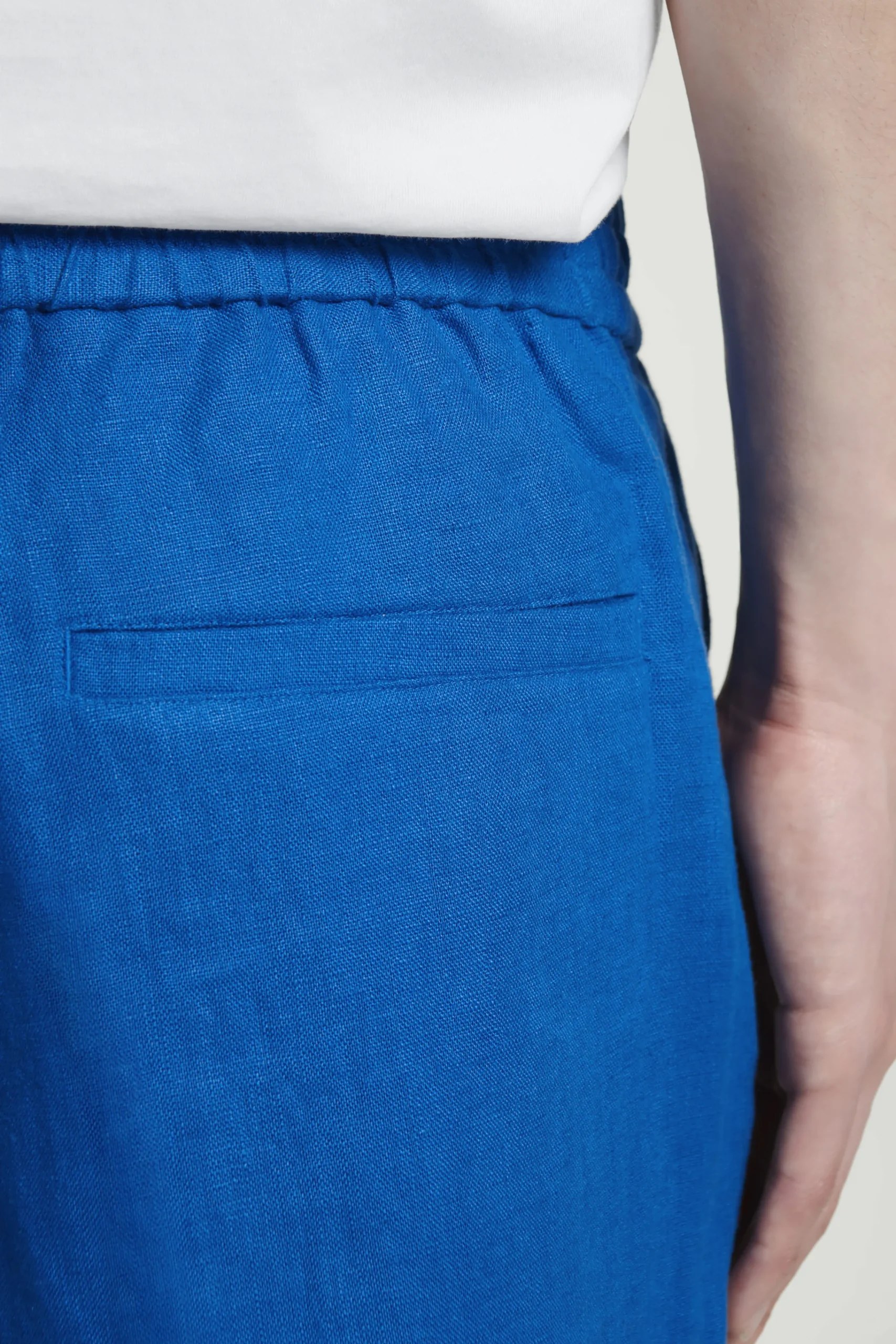 COS Byxor | Linneplagg*LINNESHORTS MED ELASTISK MIDJA