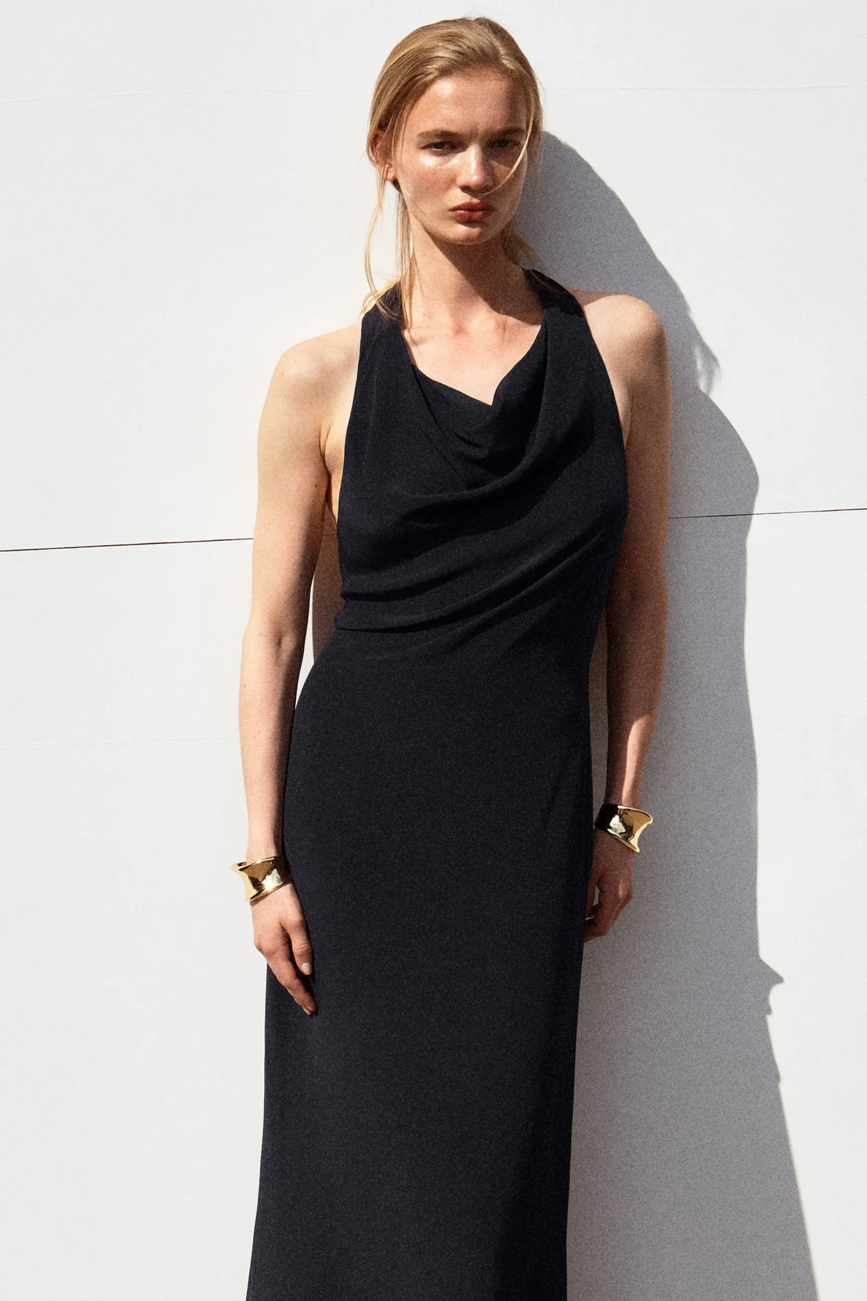 COS Klänningar & Jumpsuits | Occasionwear*MAXIKLÄNNING MED DRAPERAD HALSRINGNING