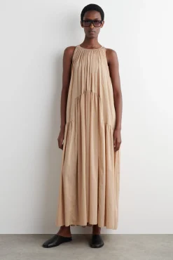 COS Klänningar & Jumpsuits | Occasionwear*MAXIKLÄNNING MED RYNKNING OCH HALTERNECK