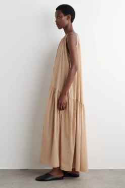 COS Klänningar & Jumpsuits | Occasionwear*MAXIKLÄNNING MED RYNKNING OCH HALTERNECK