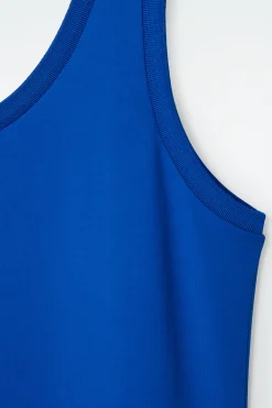 COS Klänningar & Jumpsuits*MIDIKLÄNNING I TRIKÅ MED URRINGNING