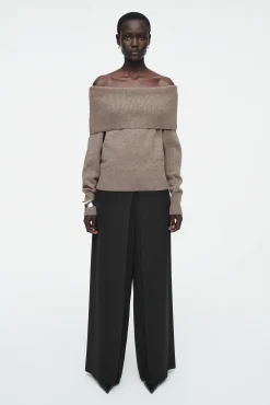 COS Stickat | Toppar*OFF-SHOULDER TRÖJA I MERINOULL