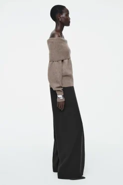 COS Stickat | Toppar*OFF-SHOULDER TRÖJA I MERINOULL