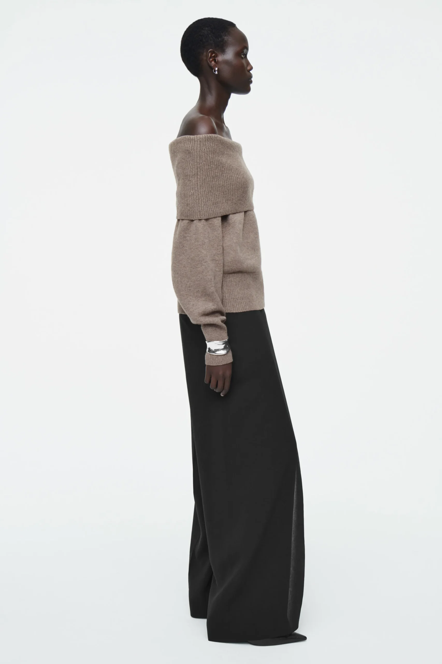 COS Stickat | Toppar*OFF-SHOULDER TRÖJA I MERINOULL
