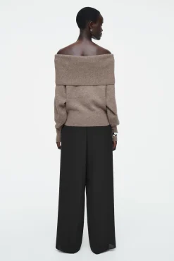 COS Stickat | Toppar*OFF-SHOULDER TRÖJA I MERINOULL