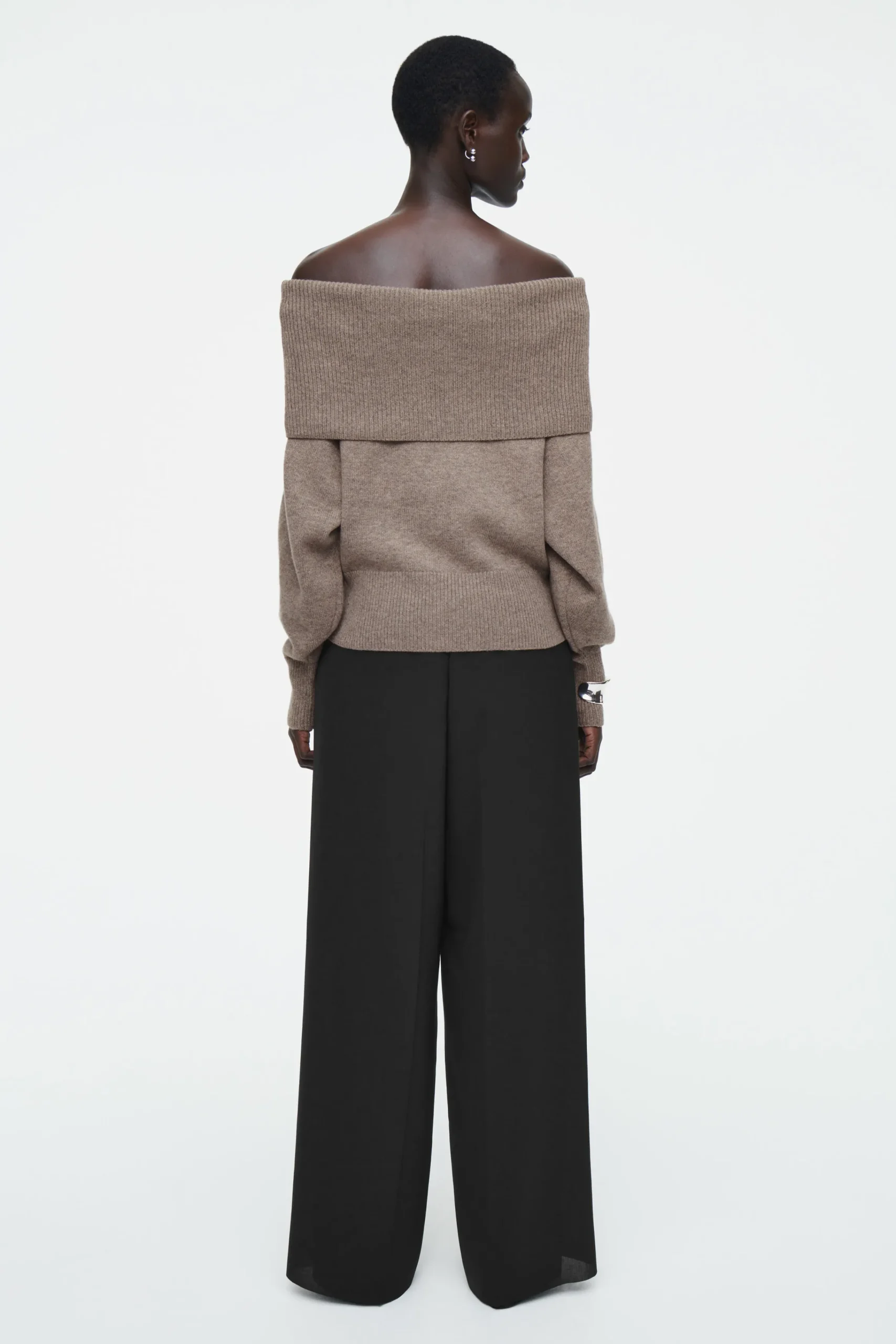 COS Stickat | Toppar*OFF-SHOULDER TRÖJA I MERINOULL