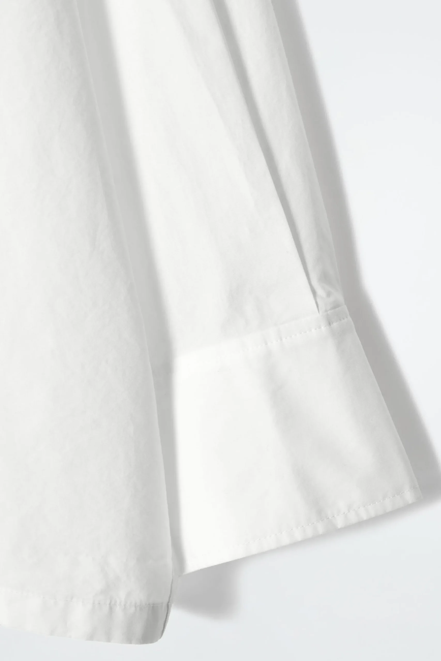 COS Skjortor & Blusar | Toppar*OVERSIZE BOMULLSSKJORTA MED VECK BAK