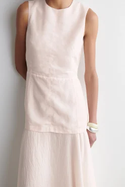 COS Klänningar & Jumpsuits | Nyheter*PEPLUM-MIDIKLÄNNING I FLERA LAGER