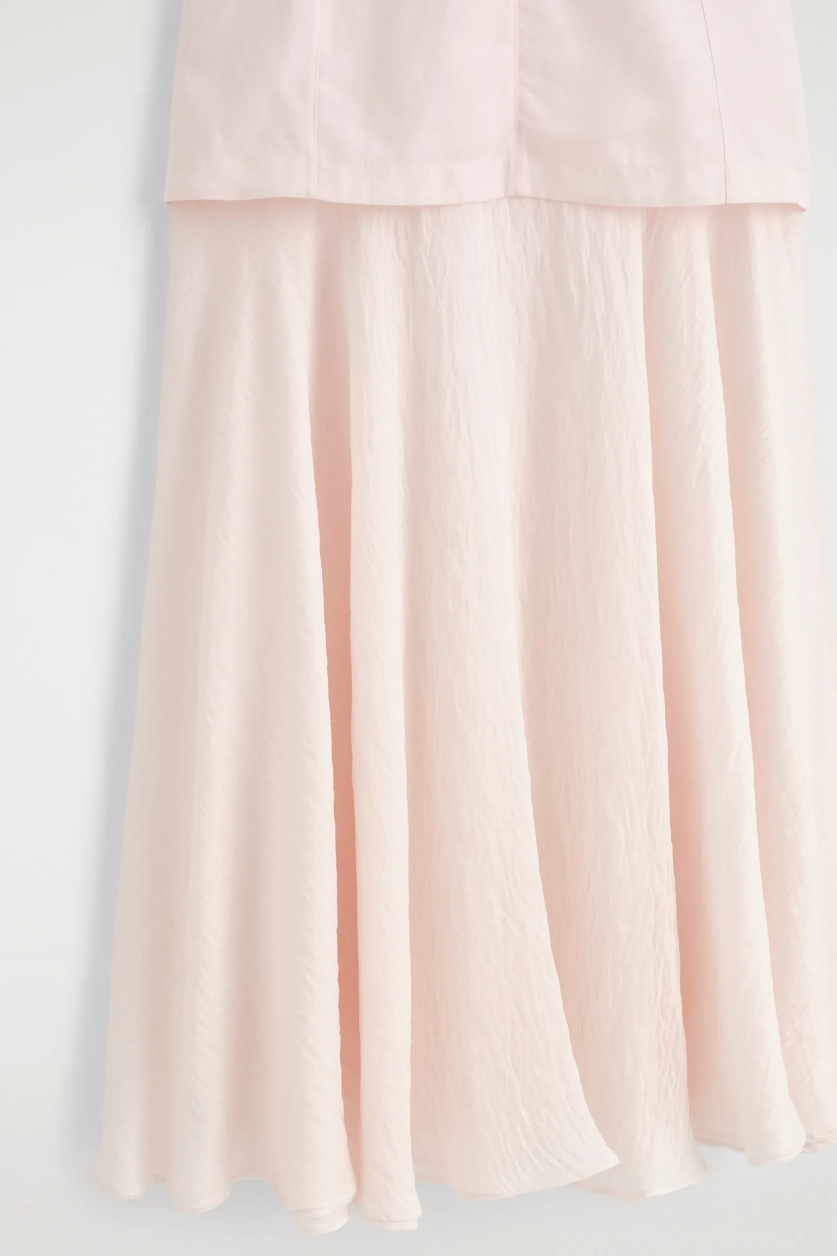 COS Klänningar & Jumpsuits | Nyheter*PEPLUM-MIDIKLÄNNING I FLERA LAGER
