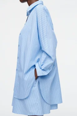 COS Klänningar & Jumpsuits*RANDIG SKJORTKLÄNNING MED UTSTÄLLD FÅLL