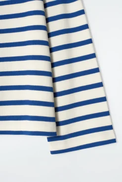 COS T-shirts | Toppar*RANDIG TOPP MED BÅTRINGNING
