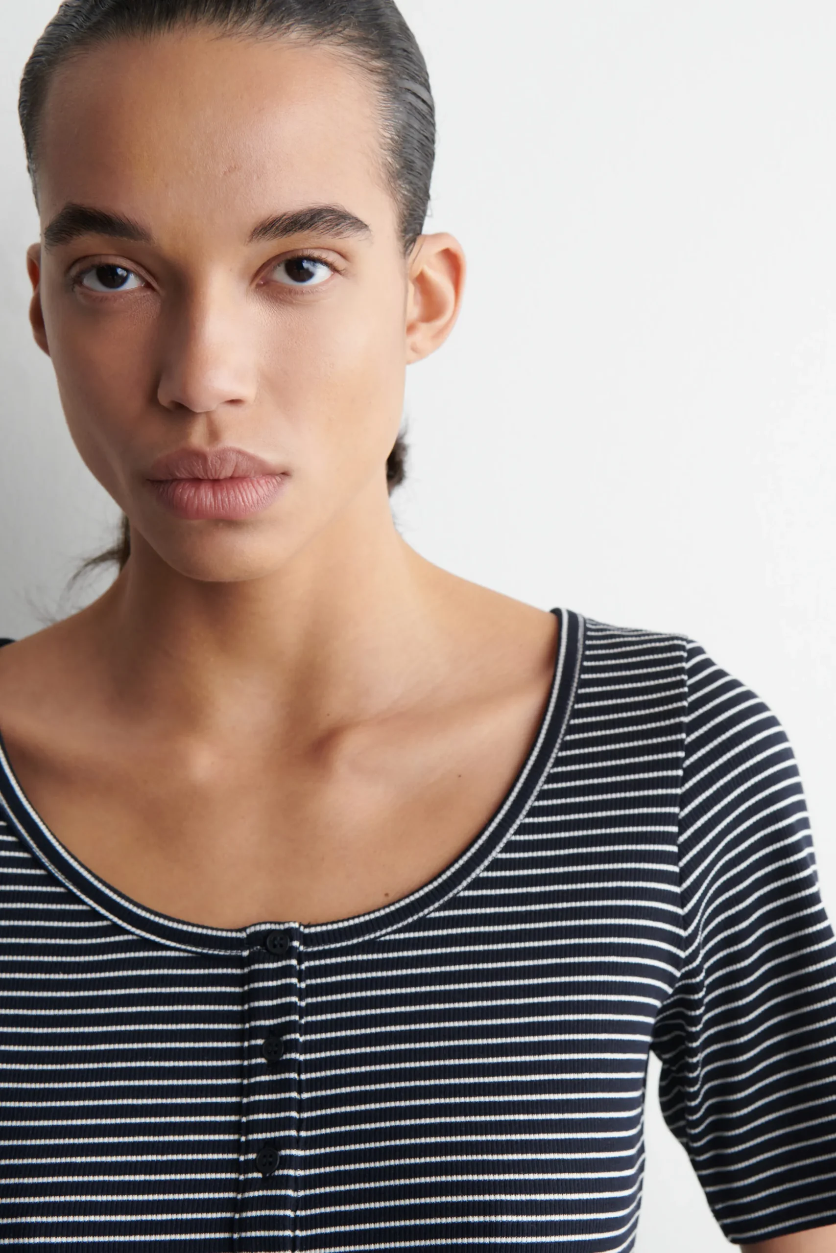 COS T-shirts | Toppar*RIBBAD HENLEY T-SHIRT