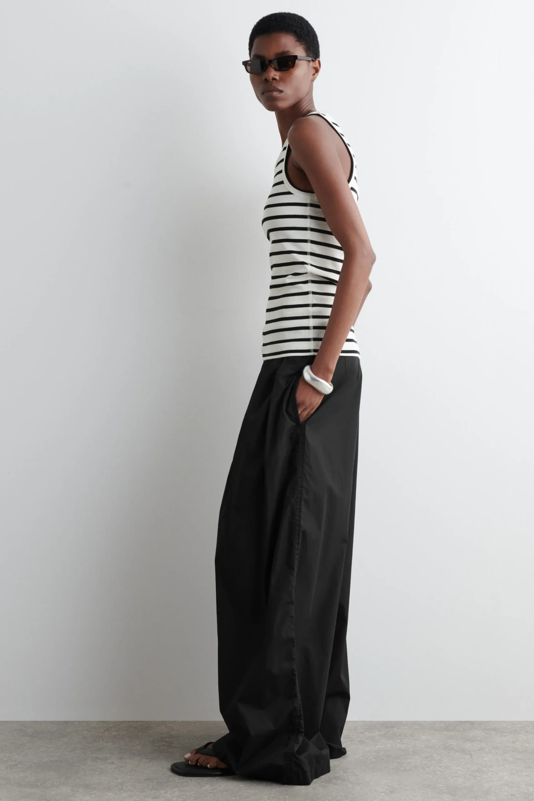 COS T-shirts | Toppar*RIBBAT LINNE
