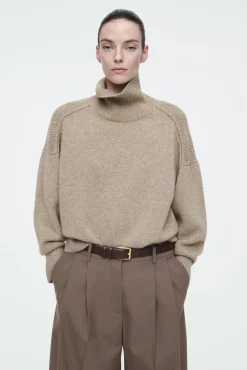 COS Stickat*RIBBED MERINO WOOL TURTLENECK JUMPER