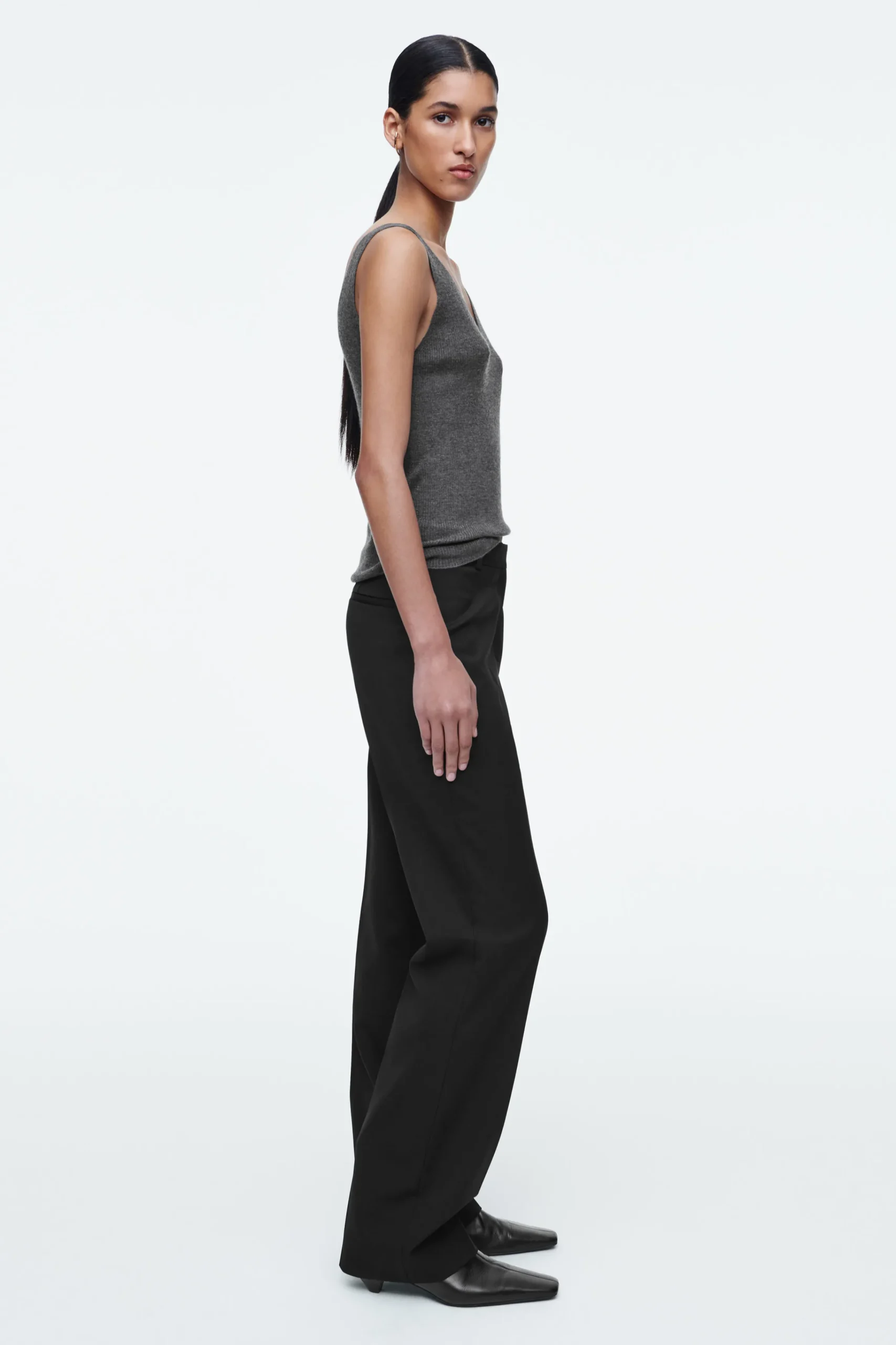 COS Stickat | T-shirts*RIBBSTICKAT LINNE I KASHMIR MED FIGURNÄRA PASSFORM