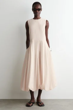 COS Klänningar & Jumpsuits | Occasionwear*ÄRMLÖS MIDIKLÄNNING MED BALLONGFÅLL
