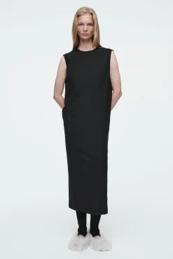 COS Klänningar & Jumpsuits*ÄRMLÖS SKRÄDDAD ULLKLÄNNING