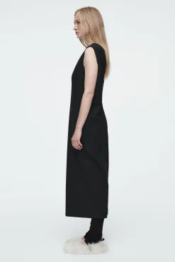 COS Klänningar & Jumpsuits*ÄRMLÖS SKRÄDDAD ULLKLÄNNING