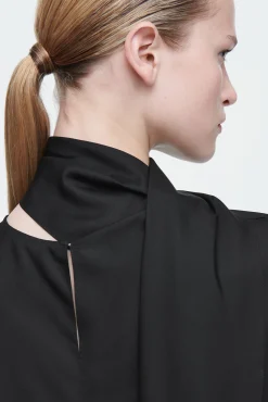 COS Skjortor & Blusar | Toppar*SILKESBLUS MED SCARF-DETALJ