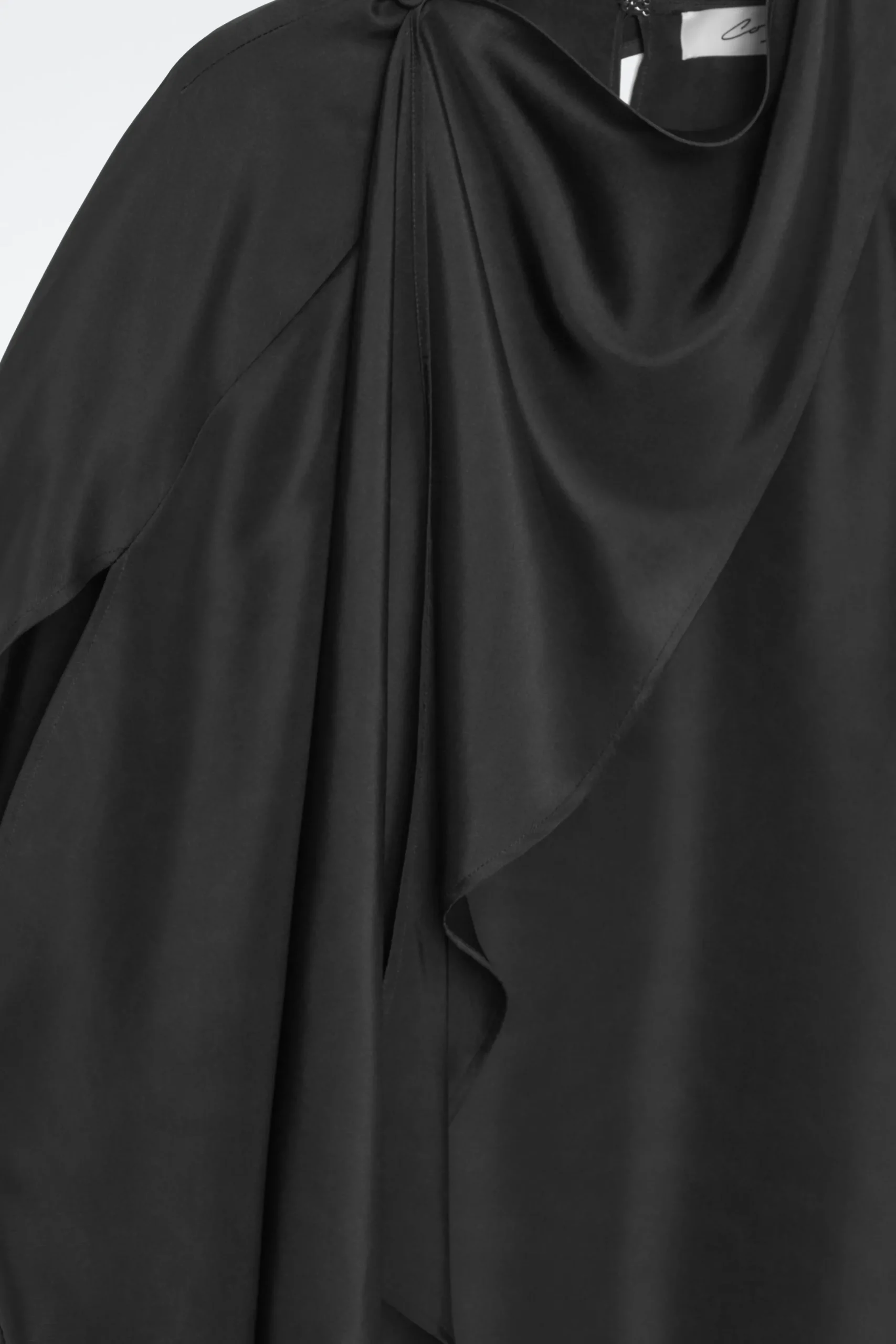 COS Skjortor & Blusar | Toppar*SILKESBLUS MED SCARF-DETALJ