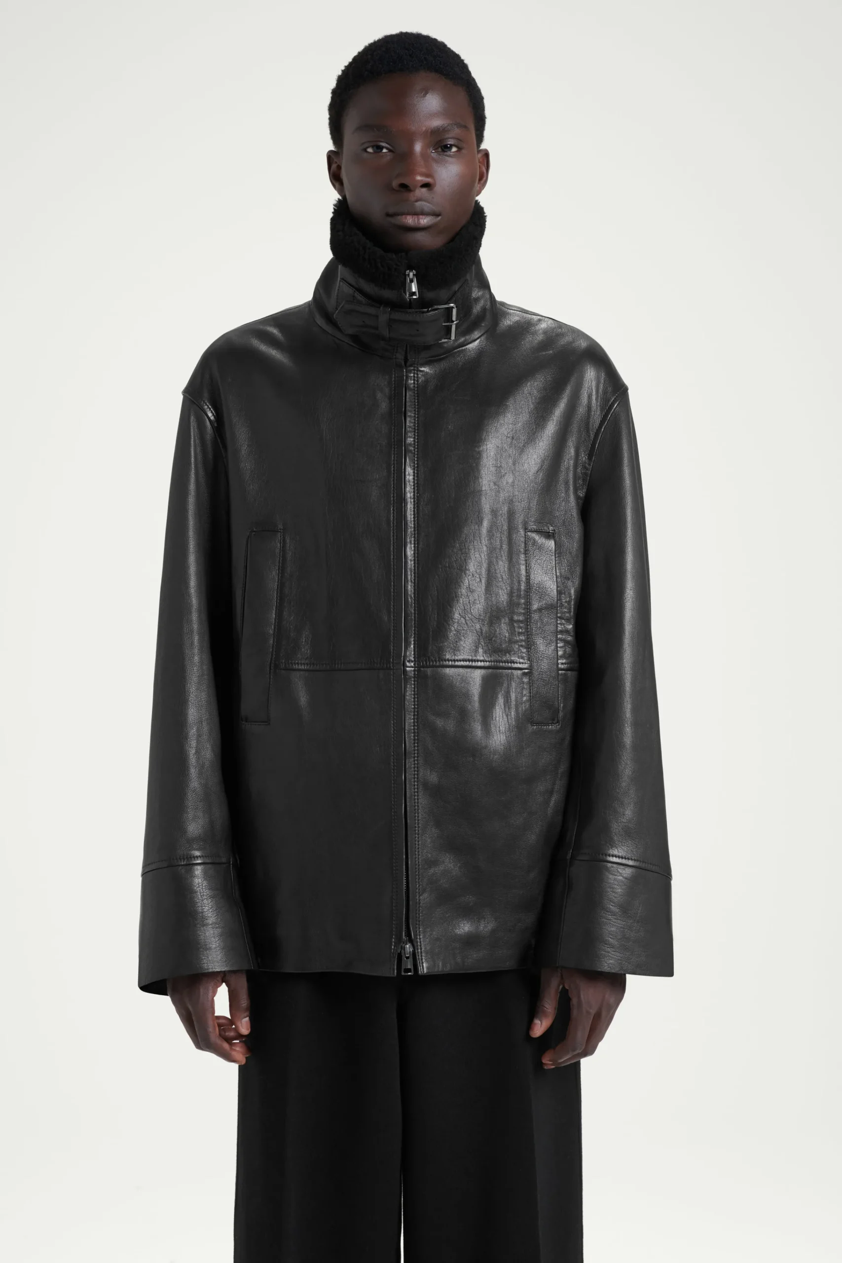 COS Jackor & Kappor*SKINNJACKA MED SHEARLINGDETALJER