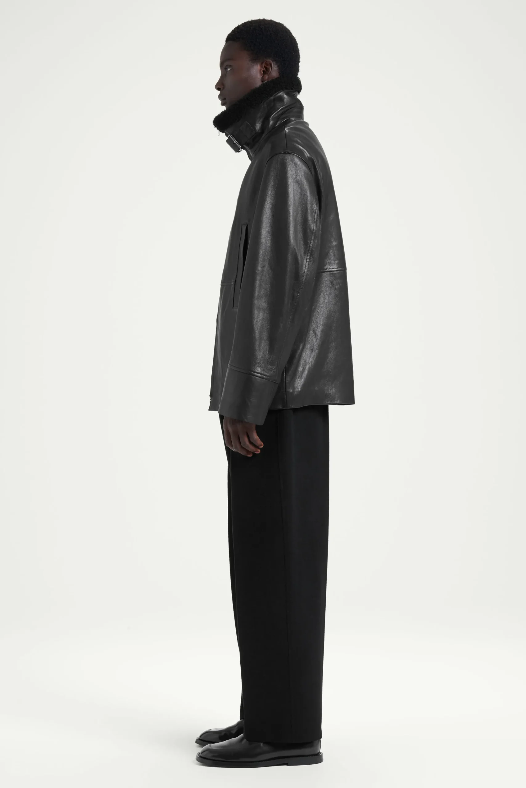 COS Jackor & Kappor*SKINNJACKA MED SHEARLINGDETALJER