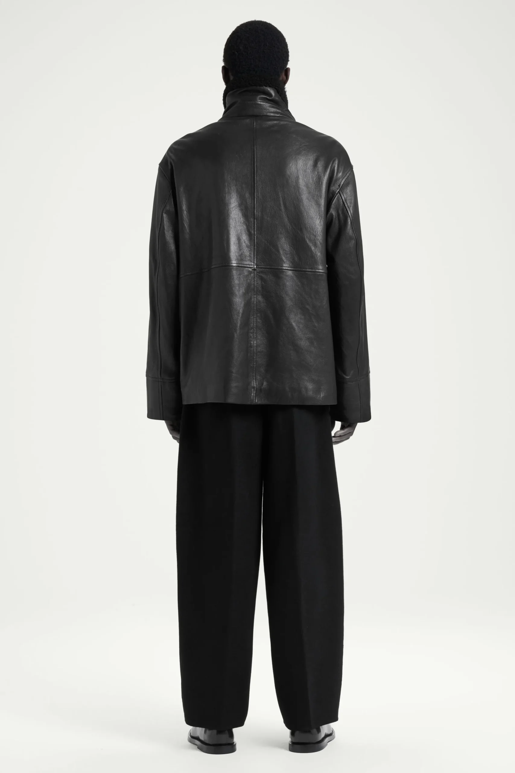 COS Jackor & Kappor*SKINNJACKA MED SHEARLINGDETALJER