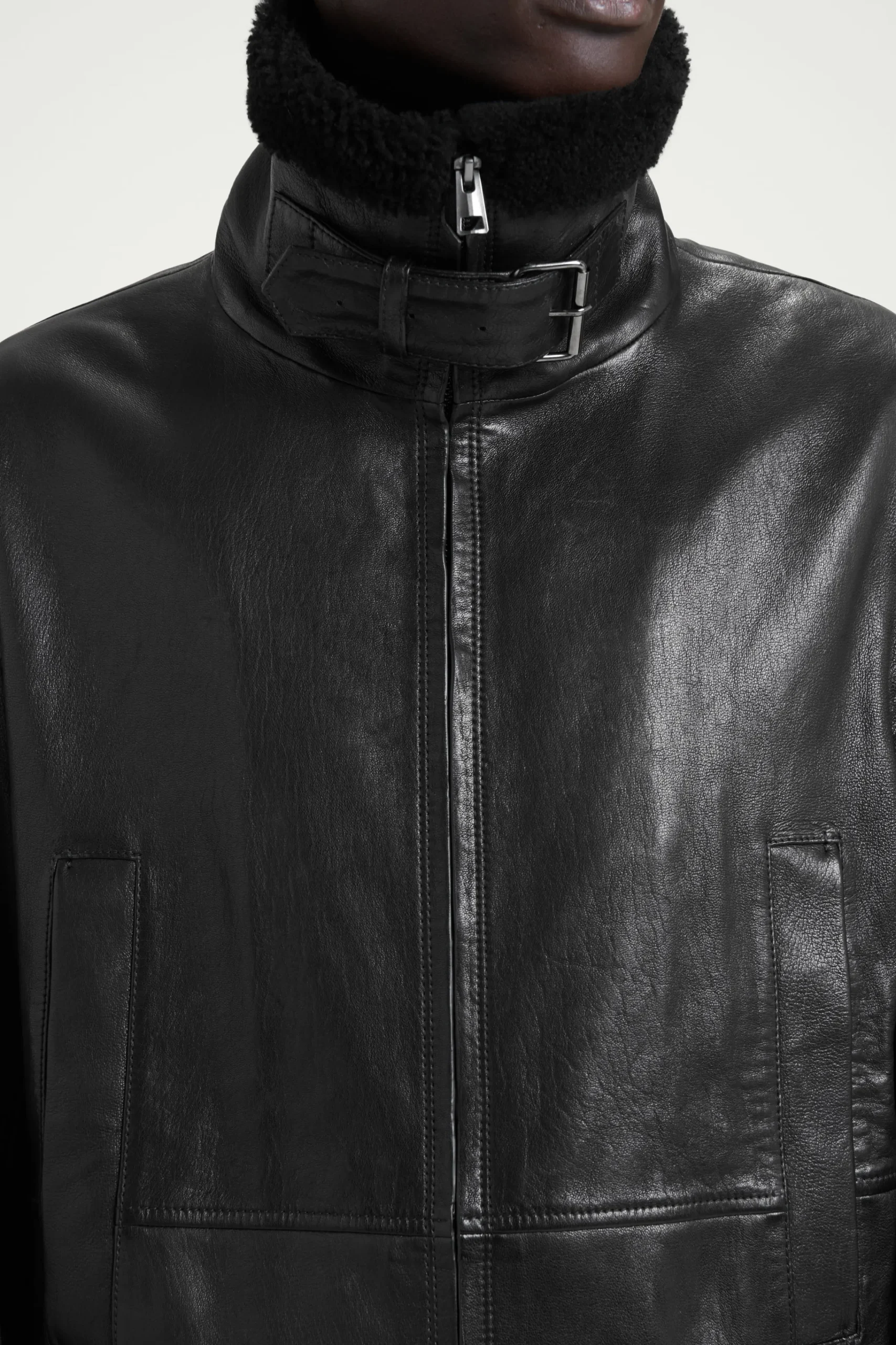 COS Jackor & Kappor*SKINNJACKA MED SHEARLINGDETALJER