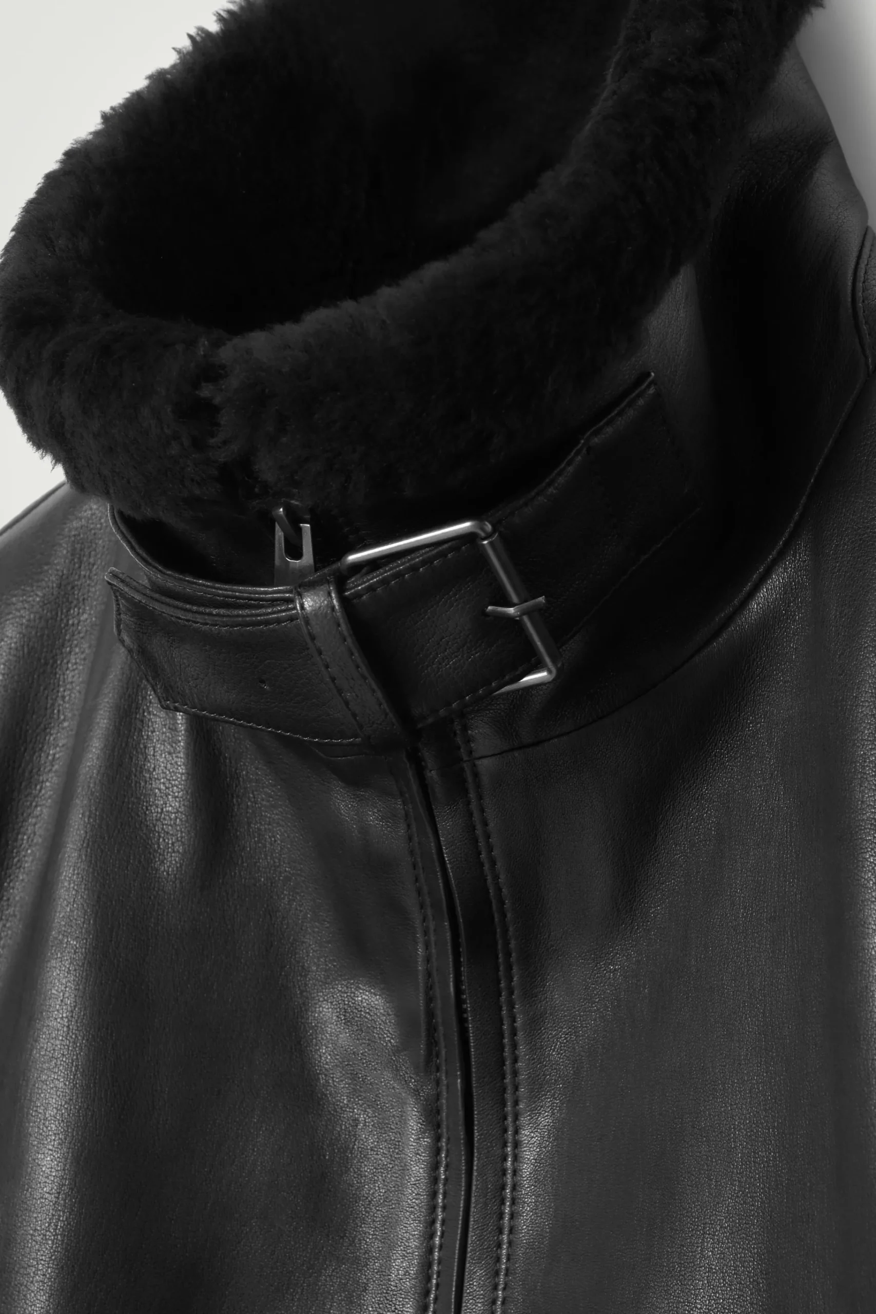 COS Jackor & Kappor*SKINNJACKA MED SHEARLINGDETALJER