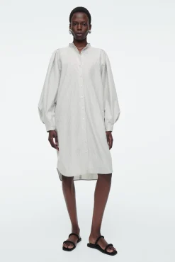 COS Klänningar & Jumpsuits*SKJORTKLÄNNING I MIDIMODELL MED MURARKRAGE