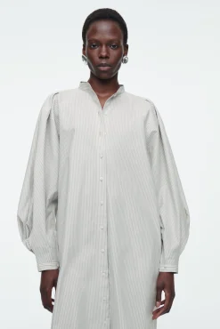 COS Klänningar & Jumpsuits*SKJORTKLÄNNING I MIDIMODELL MED MURARKRAGE