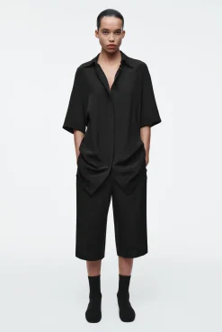 COS Shorts | Byxor*SKRÄDDADE SHORTS i SIDEN